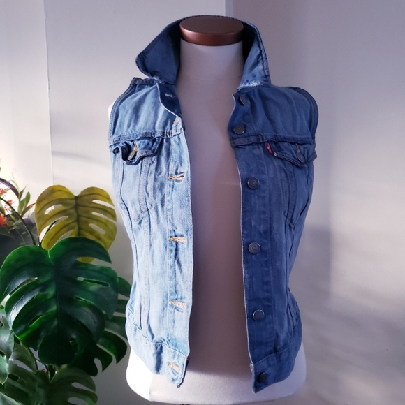 🏷Levi's Women's Sleeveless Denim Vest - S - Picture 11 of 11